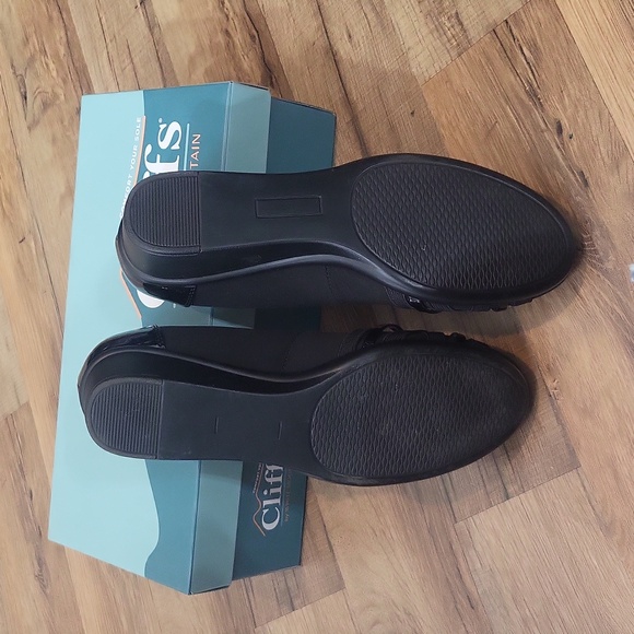 Cliffs by WHITE MOUNTAIN Black Bowie Wedge Cushioned Insole Shoe - Picture 8 of 11